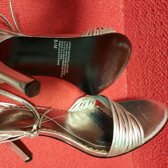 💥💥Silver kitten heel shoes - Picture 3 of 8